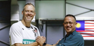 Kenneth Jonassen and Rexy Mainaky at a press conference on Monday. (Photo: Bernama)