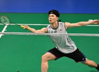 Lee Zii Jia was made to work before advancing to the quarterfinals. (Photo: AFP)