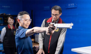 What? Tai Tzu Ying is trading her badminton racket for a gun? (Photo: Kaohsiung City Police Department)