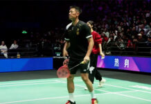 Lin Dan and badminton fans playing exhibition matches at the 2024 King Cup International Badminton Open. (Photo: King Cup)
