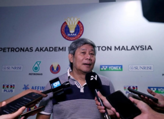 Herry Iman Pierngadi talks to reporters during a training session at Academy Badminton Malaysia. (Photo: BAM)