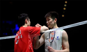 📸 Shi Yuqi greets Li Shifeng after Saturday's 2025 All England semi-finals. (Photo: Xinhua)