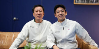 Two Korean badminton legends—Park Joo-bong (left) and Lee Yong-dae—share a moment together at the 2025 All England. Wishing Coach Park all the best as he embarks on his new journey guiding Team Korea. (Photo: AFP)