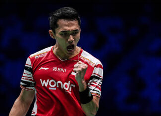 Jonatan Christie beats HS Prannoy of India 19-21, 21-14, 21-12 in the Sudirman Cup tie between Indonesia and India. (Photo: AFP)