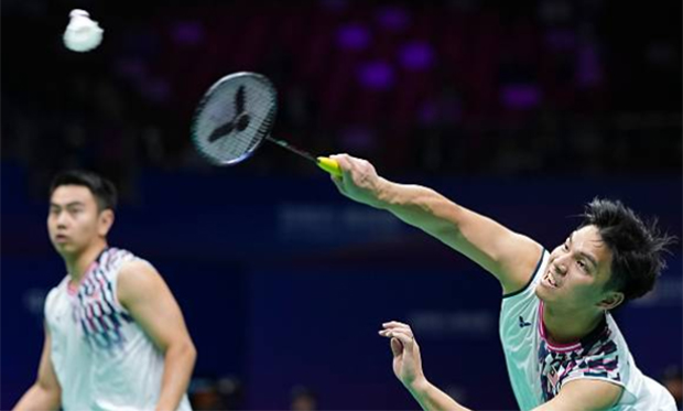 World No. 1 pair Goh Sze Fei–Nur Izzuddin advance to the 2025 Singapore Open quarterfinals to face India’s Satwiksairaj-Chirag. (Photo: AFP) World No. 1 pair Goh Sze Fei–Nur Izzuddin advance to the 2025 Singapore Open quarterfinals to face India’s Satwiksairaj-Chirag. (Photo: AFP)