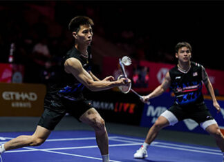 Ong Yew Sin and Teo Ee Yi celebrate their straight-sets win over Aaron Chia–Soh Wooi Yik in the Japan Open 2025 first round. (Photo: AFP)