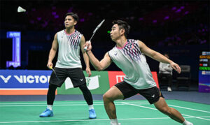 Goh Sze Fei and Nur Izzuddin celebrate their win at the Japan Open 2025 after a dominant Round of 16 performance in Tokyo. (Photo: AFP)