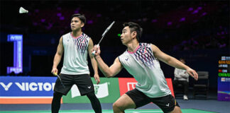 Goh Sze Fei and Nur Izzuddin celebrate their win at the Japan Open 2025 after a dominant Round of 16 performance in Tokyo. (Photo: AFP)
