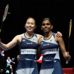 Malaysia’s women’s doubles pair Pearly Tan and M. Thinaah training under national coach Rosman Razak. (Photo: AFP)