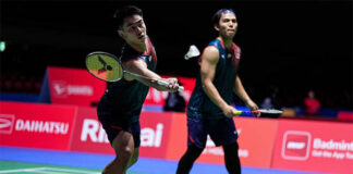 Goh Sze Fei and Nur Izzuddin celebrate their straight-set semifinal victory at the 2025 Japan Open, eyeing back-to-back titles in Tokyo. (Photo: Shi Tang/Getty Images)