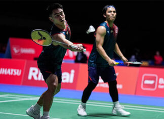 Goh Sze Fei and Nur Izzuddin celebrate their straight-set semifinal victory at the 2025 Japan Open, eyeing back-to-back titles in Tokyo. (Photo: Shi Tang/Getty Images)
