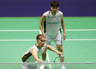 Man Wei Chong/Tee Kai Wun secured their spots in the quarterfinals of the 2025 BWF World Championships in Paris. (Photo: AFP)