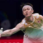 Lee Zii Jia endured another heartbreaking exit, this time retiring in the decider of his 2025 China Masters first-round match against Taiwan’s Lin Chun Yi. (Photo: AFP)