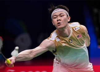 Lee Zii Jia endured another heartbreaking exit, this time retiring in the decider of his 2025 China Masters first-round match against Taiwan’s Lin Chun Yi. (Photo: AFP)