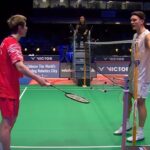 Shi Yuqi exchanges words with Viktor Axelsen during their heated 2025 Denmark Open semi-final match. (Photo: BWF)