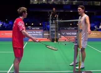 Shi Yuqi exchanges words with Viktor Axelsen during their heated 2025 Denmark Open semi-final match. (Photo: BWF)