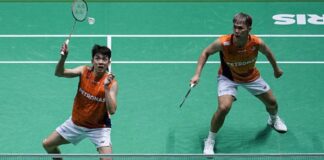 Man Wei Chong and Tee Kai Wun advance to the 2025 French Open quarter-finals after defeating Ben Lane and Sean Vendy. (Photo: AFP)