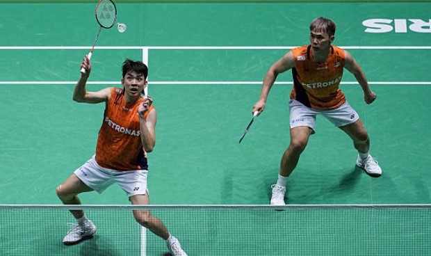 Man Wei Chong and Tee Kai Wun advance to the 2025 French Open quarter-finals after defeating Ben Lane and Sean Vendy. (Photo: AFP) Man Wei Chong and Tee Kai Wun advance to the 2025 French Open quarter-finals after defeating Ben Lane and Sean Vendy. (Photo: AFP)