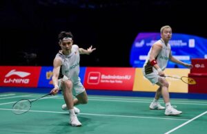 Aaron Chia and Soh Wooi Yik prepare for their Arctic Open campaign in Finland. (Photo: AFP)