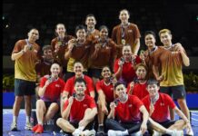Team Hurricanes and Team Rockets pose together after the thrilling final of the 3x3 BDMNTN-XL Jakarta 2025, celebrating a spectacular badminton showcase. (Photo: BXL FB)