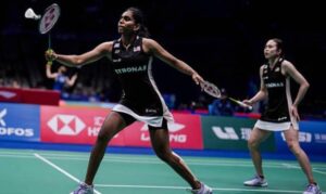 Pearly Tan and Thinaah Muralitharan are one win away from winning the 2025 Kumamoto Masters. (Photo: AFP)