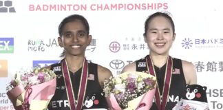 Pearly Tan and Thinaah Muralitharan celebrate winning the 2025 Kumamoto Masters women’s doubles title. (Photo: AFP)