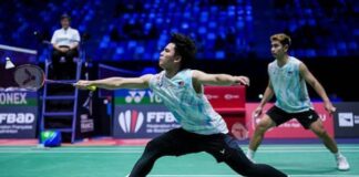 Goh Sze Fei and Nur Izzuddin advance to the 2025 Australian Open quarterfinals. (Photo: AFP)