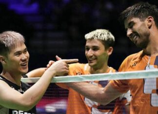 Tee Kai Wun (L) determined to take the risk and compete despite calf injury to secure Hangzhou qualification. (Photo: AFP)