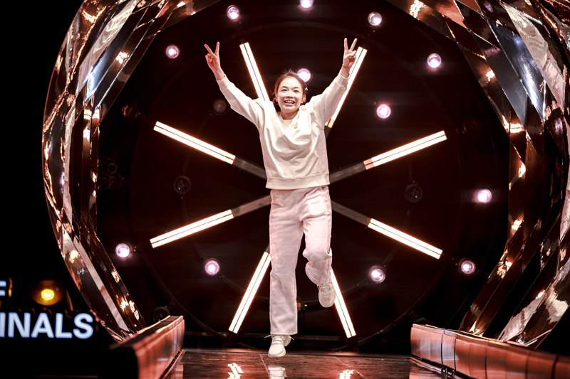 Chen Qingchen during her retirement ceremony at the 2025 BWF World Tour Finals. (Photo: Xinhua)