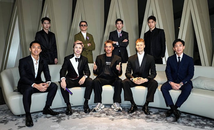 All players gather at the 2025 King Cup opening ceremony. Front row (L–R): Jonatan Christie, Shi Yuqi, Lin Dan, Anders Antonsen, Kento Momota. Back row (L–R): Liu Yang Ming Yu, Alex Lanier, Victor Lai, Jason Teh Jia Heng. (Photo: Shi Tang/Getty Images)