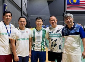 Marcus Fernaldi Gideon trains with Malaysian national badminton players during a session at the Academy of Badminton Malaysia (ABM) in Kuala Lumpur. (Photo: Marcus Fernaldi Gideon's Facebook)