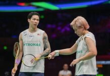 Rexy Mainaky criticizes Chen Tang Jie (L) and Toh Ee Wei (R) for underperforming at the 2026 Badminton Asia Championships after early exit. (Photo: AFP)