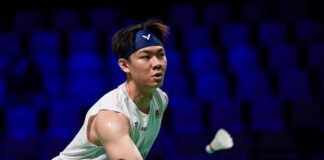 Lee Zii Jia prepares to deliver a crucial point for Malaysia in a high-pressure quarterfinal tie against China at 2026 Thomas Cup. (Photo: AFP)