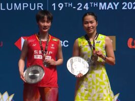Thailand’s Ratchanok Intanon and China’s Chen Yufei pose for pictures at the 2026 Malaysia Masters badminton tournament in Kuala Lumpur. (Photo: AFP)