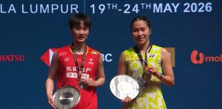 Thailand’s Ratchanok Intanon and China’s Chen Yufei pose for pictures at the 2026 Malaysia Masters badminton tournament in Kuala Lumpur. (Photo: AFP)