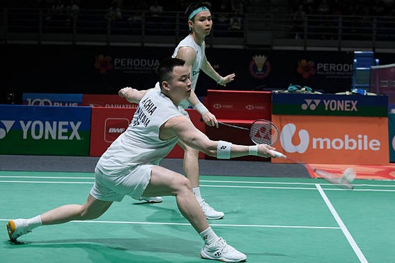Malaysia badminton stars Aaron Chia and Soh Wooi Yik prepare for their Singapore Open 2026 title defense as they target another major men’s doubles championship. (Photo: AFP) Malaysia badminton stars Aaron Chia and Soh Wooi Yik prepare for their Singapore Open 2026 title defense as they target another major men’s doubles championship. (Photo: AFP)