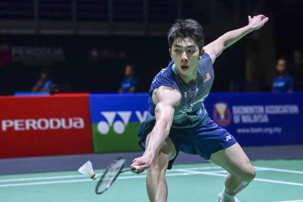 Eogene Ewe defeats Jason Teh Jia Heng to reach the 2026 Macau Open badminton men’s singles semifinals. (Photo: BWF)