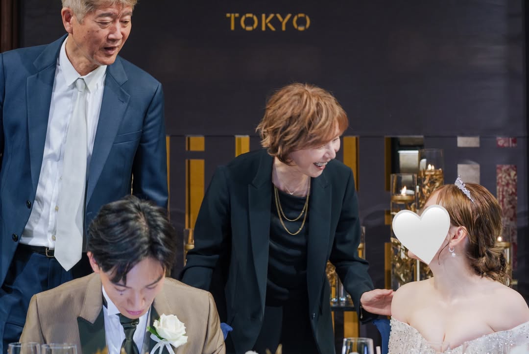 Kento Momota shares a wedding photo from his special day. (Photo: Kento Momota's IG)