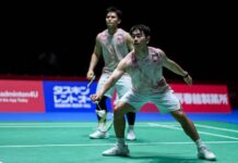 Goh Sze Fei and Nur Izzuddin reach the Japan Open badminton men’s doubles semifinals in Tokyo. (Photo: AFP)