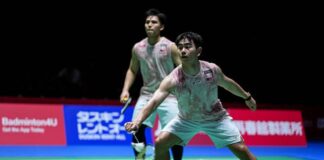 Goh Sze Fei and Nur Izzuddin reach the Japan Open badminton men’s doubles semifinals in Tokyo. (Photo: AFP)
