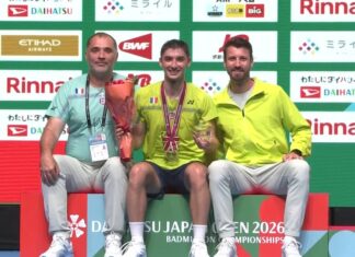 Christo Popov and Fajar Alfian-Muhammad Shohibul Fikri Win Japan Open Titles Christo Popov poses with his father and coach (left), and another coach during the Japan Open badminton award ceremony. (Photo: BWF)