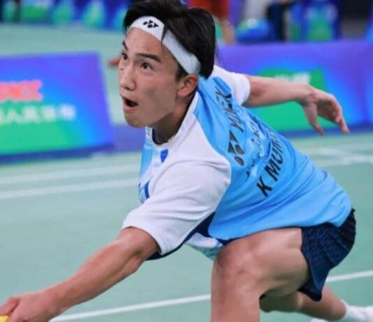 Kento Momota defeats Ren Chengming to win the men’s singles title at the 2026 Shanghai Open badminton tournament. (Photo: Xinhua)