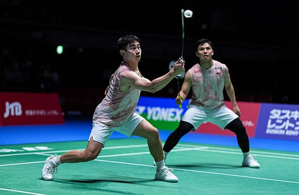 Goh Sze Fei and Nur Izzuddin battled through a difficult three-game match to reach the China Open second round. (Photo: AFP) Goh Sze Fei and Nur Izzuddin battled through a difficult three-game match to reach the China Open second round. (Photo: AFP)