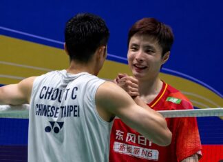 Chou Tien Chen shakes hands with Shi Yu Qi after their match. (Photo: BWF)
