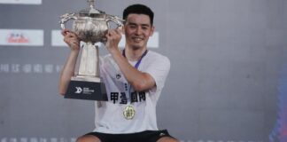 Cheam June Wei celebrates after defeating Zhao Jun Peng to win his fourth Lin Dan Cup badminton men’s singles title in Chenzhou. （Photo: Cheam June Wei's IG)