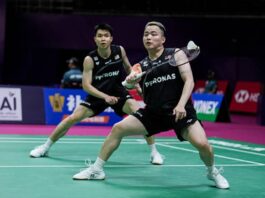 Aaron Chia-Soh Wooi Yik Survive Thailand Scare as Malaysia Advance at 2026 World Championships Aaron Chia and Soh Wooi Yik battled past Thailand’s Peeratchai Sukphun and Pakkapon Teeraratsakul in three games to reach the third round of the 2026 BWF World Championships in New Delhi. (Photo: AFP)