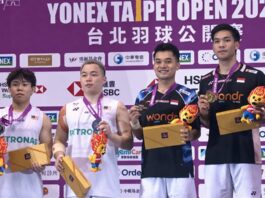 Yudai Okimoto Wins Taipei Open as Aaron Chia-Aaron Tai Narrowly Miss Men’s Doubles Title Aaron Chia and Aaron Tai pose with Indonesia’s Leo Rolly Carnando and Daniel Marthin during the Taipei Open men’s doubles awards ceremony. (Photo: BWF)