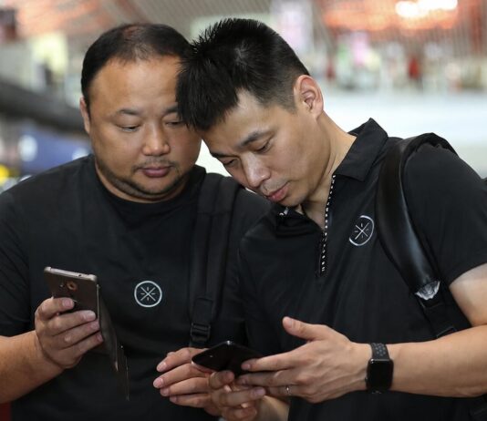 China Badminton Vice President Xia Xuanze Under Investigation as Leadership Scrutiny Widens Chinese Badminton Association President Zhang Jun and Vice President Xia Xuanze, the organization’s top two officials, are both under investigation by Chinese authorities. (Photo: Xinhua)