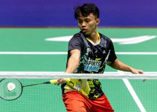 Malaysia’s Aidil Sholeh reached the 2026 Vietnam Open men’s singles final after defeating Japan’s Minoru Koga 14-21, 21-15, 21-17 in Ho Chi Minh City. (Photo: AFP)