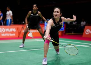 Pearly Tan and Thinaah Muralitharan pulled off an impressive victory over reigning world champions Baek Ha Na and Lee So Hee during Malaysia’s women’s team tie against South Korea at the 2026 Asian Games. (Photo: AFP)